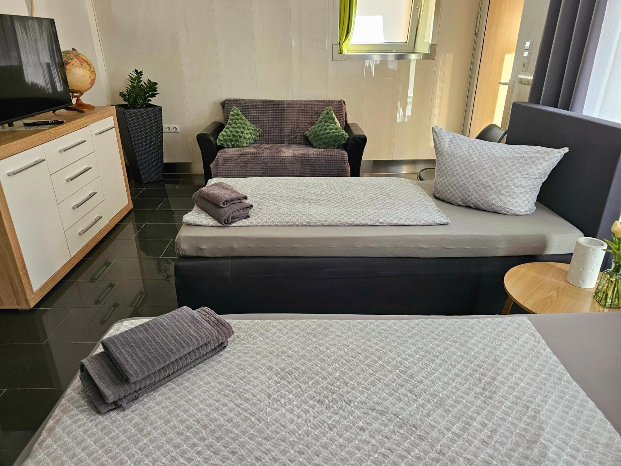 Gaesteappartement Viktoria 진스하임 외부 사진